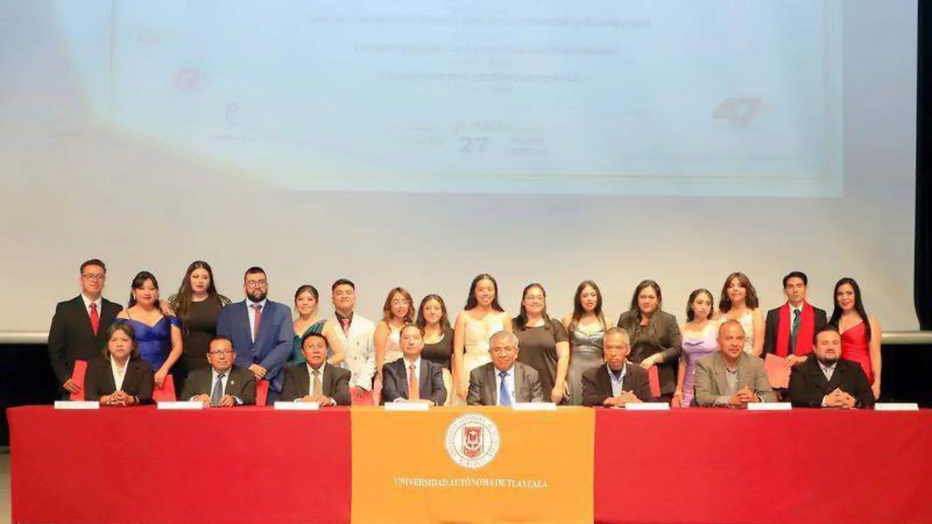 graduación UATx